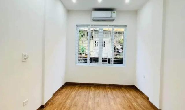 Nhà Đẹp Ngõ 68 Thạch Bàn. #DT34m_5T_Giá_Chỉ_3_15Tỷ - 7 Chỗ Chạy Vòng Quanh - Trước Nhà ÔTÔ Tránh.