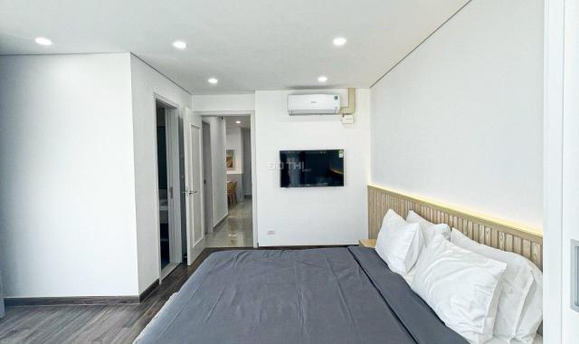 Cho thuê căn góc 2 ngủ The Minato Residence giá 14 triệu bao phí quản lý