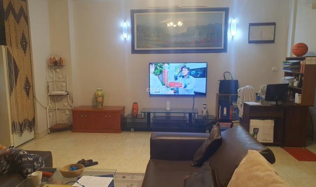 Bán căn hộ tập thể tầng 1 gần hồ Hai Bà Trưng – Tiện ích ngập tràn, một bước ra ô tô.