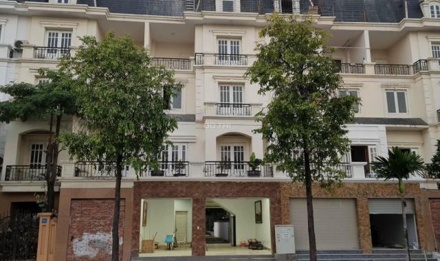 Chính chủ bán căn shophouse 2 mặt tiền. Có sẵn dòng tiền. Sổ đỏ lâu dài.