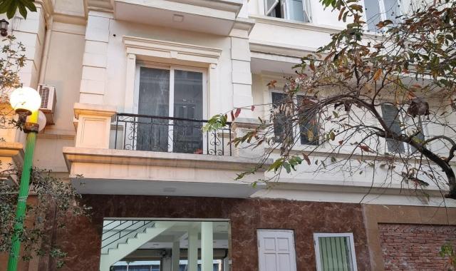 Chính chủ bán căn shophouse 2 mặt tiền. Có sẵn dòng tiền. Sổ đỏ lâu dài.