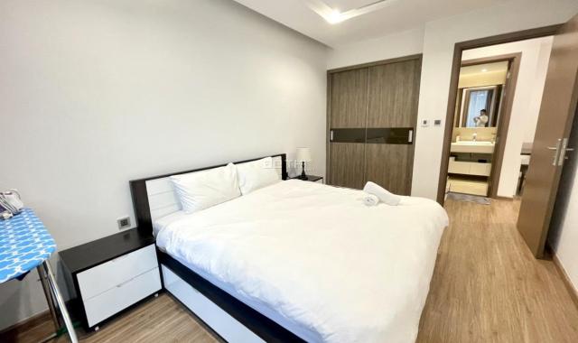 Cho thuê căn hộ 1 ngủ Vin Metropolis (55 m2, full đồ đẹp, có slot ô tô, giá 18tr). LH: 0912 396 400