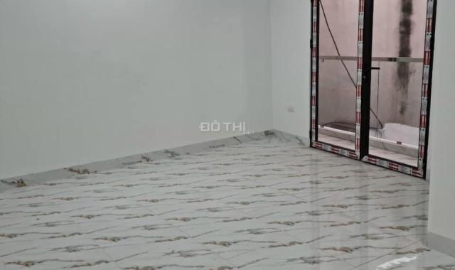 Bán nhà ngõ 24 Ngọc Lâm 67m x 3T, ở luôn, oto,  giá 4 tỷ 7 thương lượng. LH: 0936123469