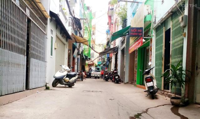 Cho thuê nhà HXH Huỳnh Văn Bánh, Phú Nhuận, 3 tầng, thông ra chợ PN