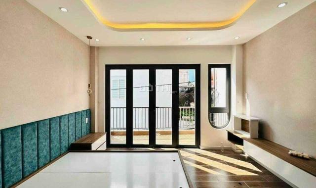 Cho thuê nhà MT Hoàng Văn Thụ, Phú Nhuận, 4x17m, cách MT Phan Đăng Lưu 100M
