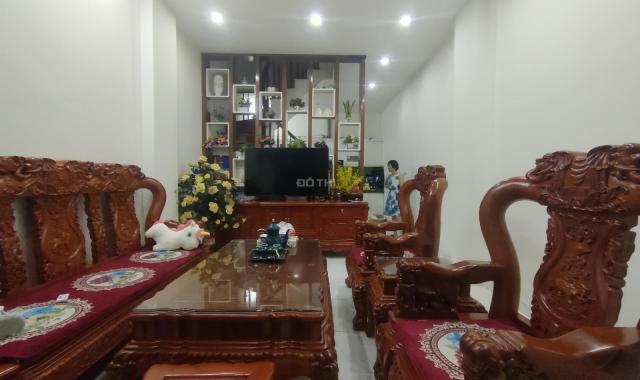 Bán nhà ngõ 79 Dương Quảng Hàm, Cầu Giấy 42m2 xây 5 tầng giá 4.65 tỷ