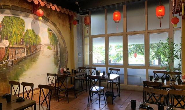 Sang nhượng Nhà hàng Nguyễn Phong Sắc, Cầu Giấy, 350m2, giá: 680 triệu, hđ10 năm, giá: 50 triệu/th