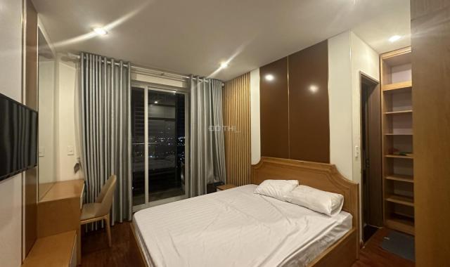 Cho thuê căn góc 2 ngủ view sân vận động LC chung cư SHP Plaza giá 14 triệu bao phí có thoả thuận