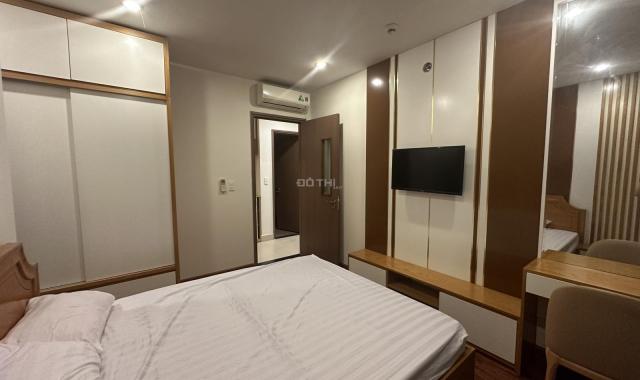 Cho thuê căn góc 2 ngủ view sân vận động LC chung cư SHP Plaza giá 14 triệu bao phí có thoả thuận