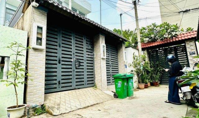 Bán nhà riêng tại Đường 4, Phường Linh Xuân, Thủ Đức, Hồ Chí Minh diện tích 180m2 giá 9.8 Tỷ