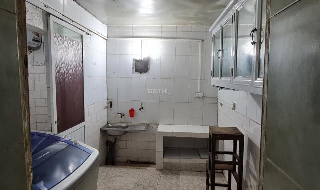 Chính chủ cần bán căn hộ tập thể tầng 1 (toà nhà 2 tầng) số 76 ngõ 364 đường Giải Phóng.