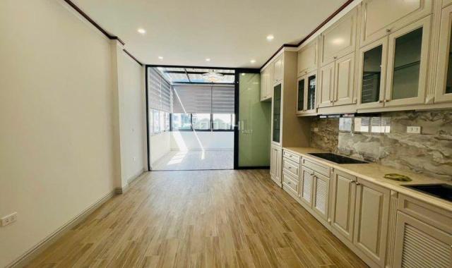 Sang nhượng nhà riêng 7 tầng Thụy Khuê, dt 51m2, mặt tiền 4.5m, nhà nhà thoáng, ở ngay, ngõ rộng, g