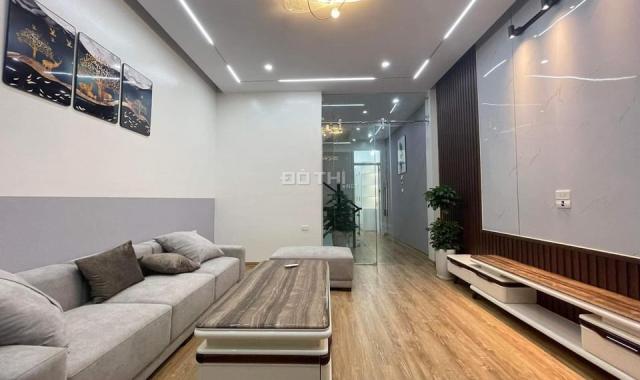 Bán nhà Hoàng Quốc Việt, nhà đẹp ở ngay, chủ cần bán, ngõ ô tô, 50m2