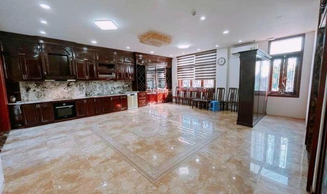 Bán LK ngõ 603 Lạc Long Quân,Q.Tây Hồ 139m² x 6 tầng (5 tầng nổi + 1 tầng hầm)mt 10m giá 31,5 tỷ