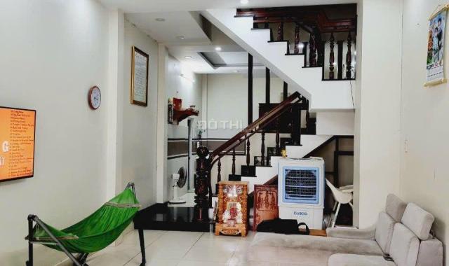 Bán gấp nhà 1 trệt 2 lầu 65m2 khu đồng bộ đẹp đường 49, Hiệp Bình Chánh, Thủ Đức