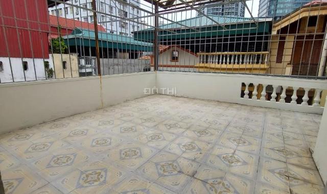 Cần bán gấp nhà phố Dịch Vọng, 62m2, 4T, gần ô tô, sát mặt phố, đầu tư tốt, hơn 9 tỷ, giá chốt bất