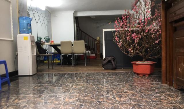 Chính chủ cần bán nhà Lô góc kinh doanh - gara - 7 chỗ dt 45m2 x 6 t ngõ thông 8,7 tỷ