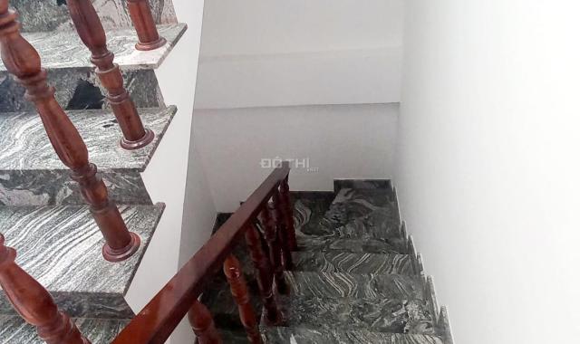 Gần Phú Mỹ Hưng, Quận 7. Trệt 3 lầu. 5m x 12m. Nhà đẹp. Sổ HR. Chỉ 5.3 tỉ.