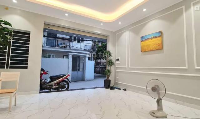 Bán nhà phố Nguyễn An Ninh, DT 40 m2 ô tô đỗ cửa thang máy