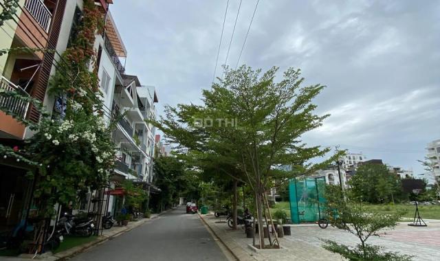Bán toà căn hộ 2 MT thu nhập 80 triệu/tháng 282m2 gần chợ Non Nước,làng Đại học Đà Nẵng