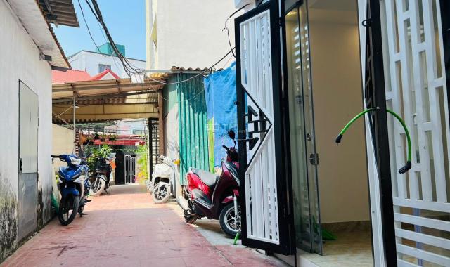 Bán nhà đẹp giá rẻ tại phường Thạch Bàn, quận Long Biên, hà Nội xây dựng 4,5 tầng