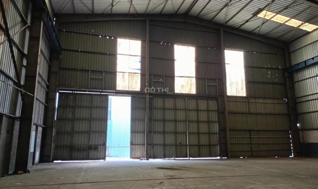 Cho thuê kho xưởng 900M cao 10M đường container cách cầu Đuống 2km