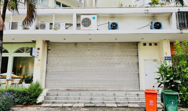 CHO THUÊ CỬA HÀNG TRUNG TÂM PHÚ MỸ HƯNG, QUẬN 7 GIÁ RẺ dtsd 107m2 trống suốt