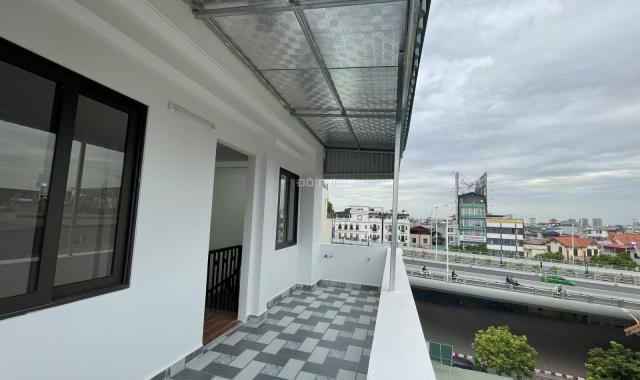 Bán Nhà 5 Tầng, Ngõ Phố Đàm Quang Trung, Nhìn ra cầu Vĩnh Tuy, Ngõ Nông Thoáng
