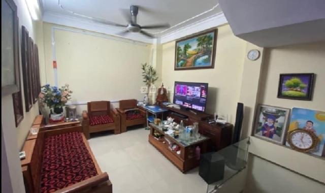 Bán nhà Thị trấn Đông Anh, 39m2, 5 tầng, đường ô tô, thông, 2.7 tỷ