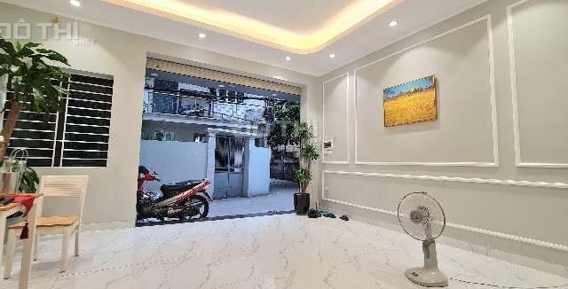 Nhà mới hoàn thiện, đẹp nhất phố Nguyễn an ninh, hoàng mai 40m2 5 tầng thang máy 7,9 tỷ.