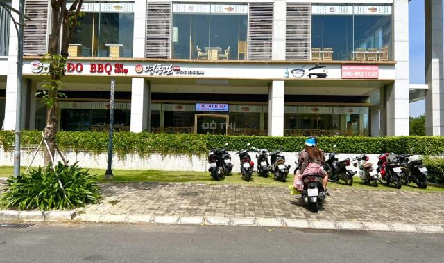 Cho thuê cặp shophouse 700m2 góc 2 đường lớn khu Midtown, Phú Mỹ Hưng