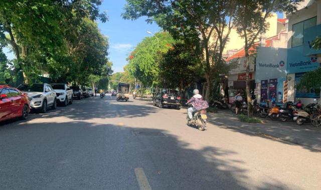Bán gấp 96m đất có sẵn nhà cấp 4 mặt phố Việt Hưng, Long Biên