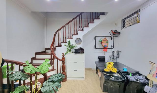 Bán nhà kinh doanh Salon Kim Ngưu 40m2, 5 tầng, MT 4.4m, sát phố ở ngay 6,65 tỷ TL