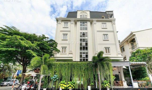 Cho thuê nhà phố góc đường Bùi Bằng Đoàn, Phú Mỹ Hưng, nhà đẹp, giá rẻ