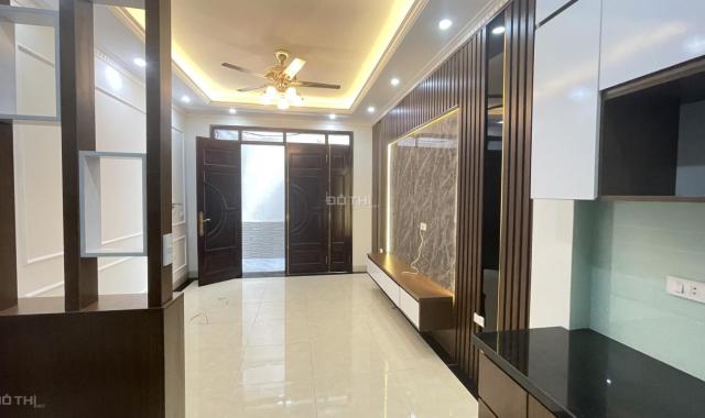 Bán nhà gần ngã tư Hoàng Quốc Việt- Trần Cung,Cầu Giấy DT từ 35- 50m2x5 tầng, ngõ to, gần phố