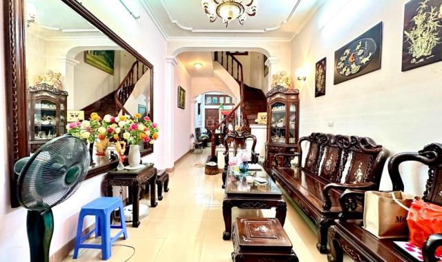 Siêu hiếm Siêu rẻ bán nhà 44m2 full công năng ngay cạnh Công viên Cầu giấy