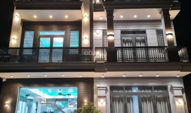 Bán nhà 2 lầu mới xây khu dân cư Hồng Loan đường D7 , Giá tốt nhất khu