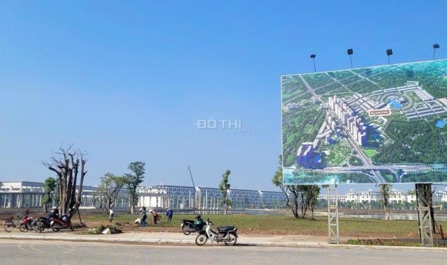 Bán liền kề đối diện khu biệt thự, view ra hồ trung tâm.