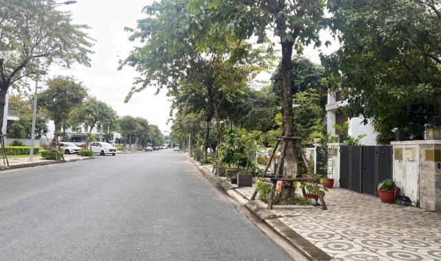 Chính chủ bán lô đối diện đại học FPT, đối diện công viên 112m2, giá tốt nhất.