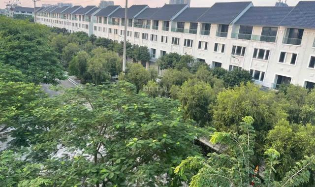 Nóng nhất khu B lúc này là 60m2 mặt vườn hoa đường đôi