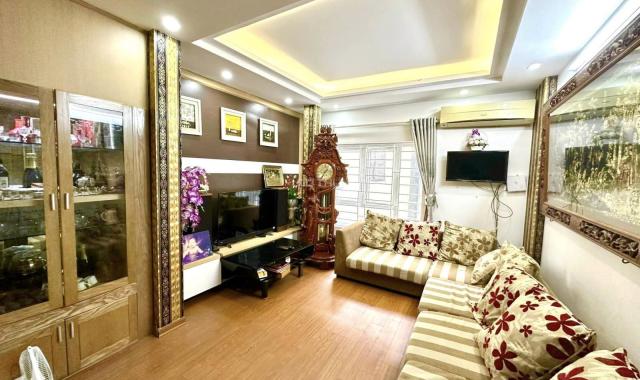 SIÊU HIẾM - TRUNG TÂM CẦU GIẤY - 5.7 TỶ 48M2 5 TẦNG _ LÔ GÓC