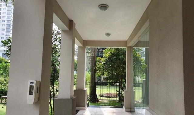 Cho thuê biệt thự đơn lập Mỹ Phú 2 4PN, sân vườn rộng ngay cạnh công viên