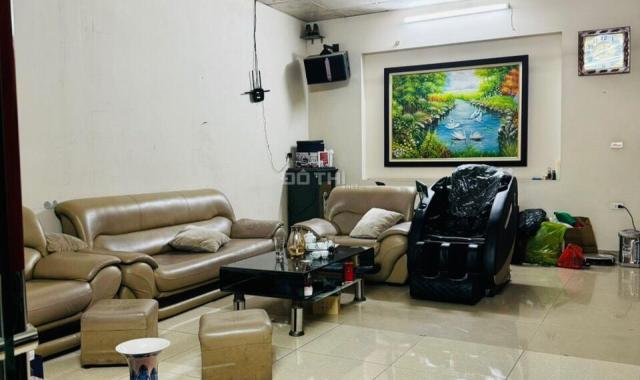 Cho thuê 350m2 mặt bằng làm kho và ở, 20tr/th, tại Dương Nội, 0888516777