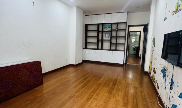 Cho thuê nhà sàn gỗ xịn - Hẻm xe hơi Nguyễn Đình Chiểu, Quận 3