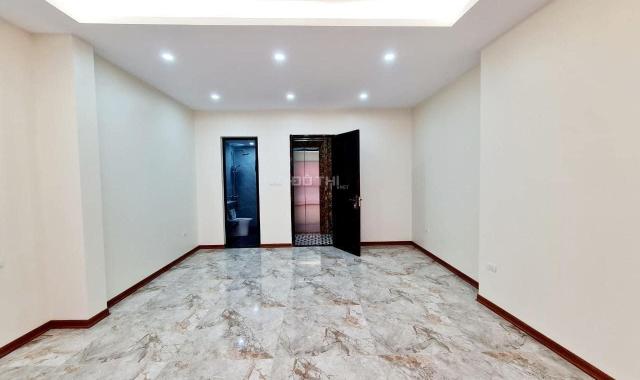 Bán gấp nhà 4 tầng sân rộng 52m2, mặt tiền 6m thoáng sáng, ngõ gần sát phố Xã Đàn, 5 tỷ TL