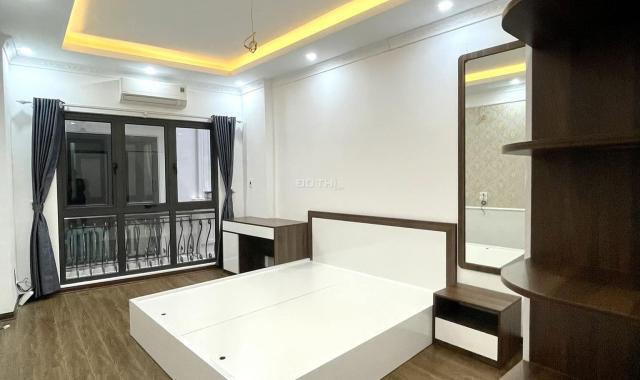 Siêu Phẩm Cự Lộc Thanh Xuân, Cạnh Royal City, Gần Ô Tô, Ngõ Ba Gác, DT 33m2, 5T, 3 PN, Giá 4.98 tỷ