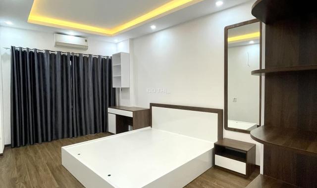 Siêu Phẩm Cự Lộc Thanh Xuân, Cạnh Royal City, Gần Ô Tô, Ngõ Ba Gác, DT 33m2, 5T, 3 PN, Giá 4.98 tỷ