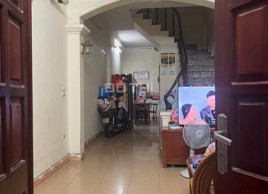 Bán nhà ở ngay Nghi Tàm, Tây Hồ, dt: 52m2, giá 5,7 tỷ