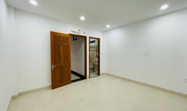 Cho thuê nhà 462B Nguyễn Tri Phương, quận 10, 4,5x16m, 4 tầng, 4PN sẵn máy lạnh