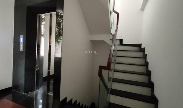 Cho thuê nhà mặt tiền 456a Cao Thắng, quận 10, 6 tầng có thang máy
